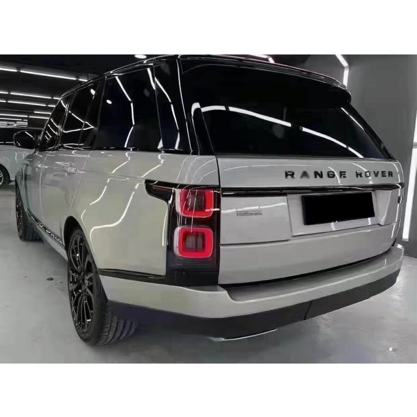 Range Rover Vogue L405 2013-2017 SVR SVO full facelift bodykit + lights to 2018+